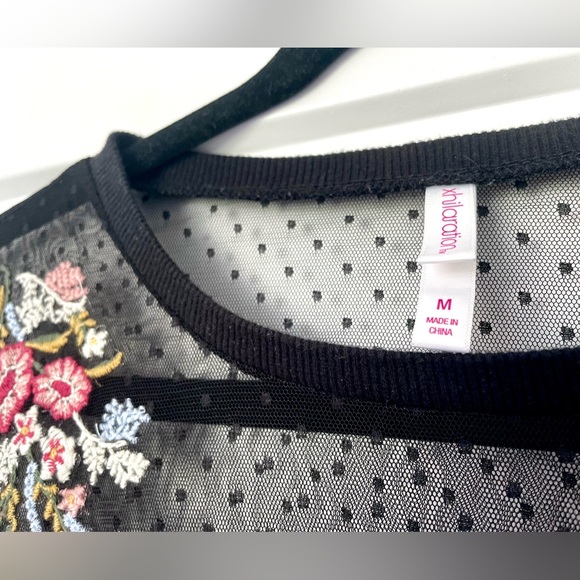 Black Lace Folklore Embroidered Blouse w. Bell Sleeves! - Picture 5 of 7